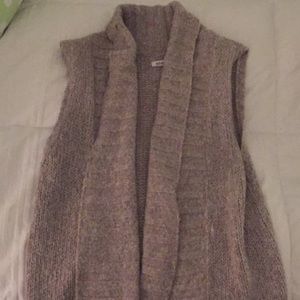 Old navy size L sleeveless sweater